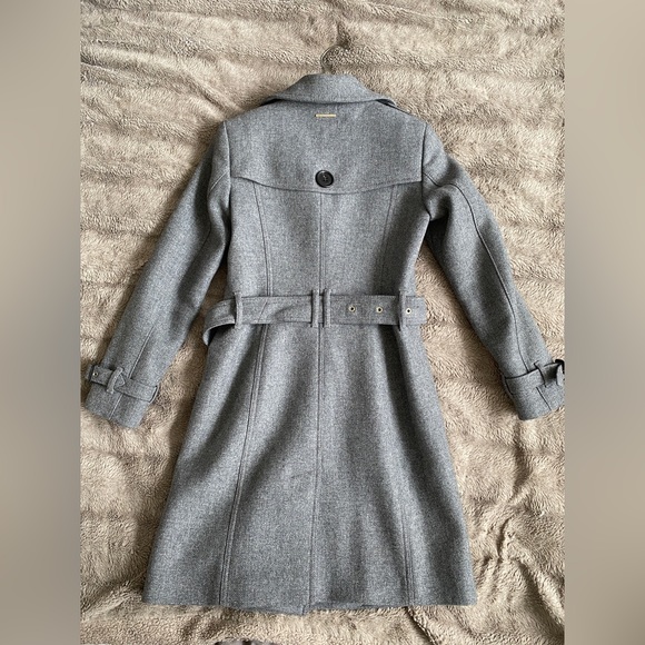 Burberry Mid-Length Belted Coat - Picture 3 of 5